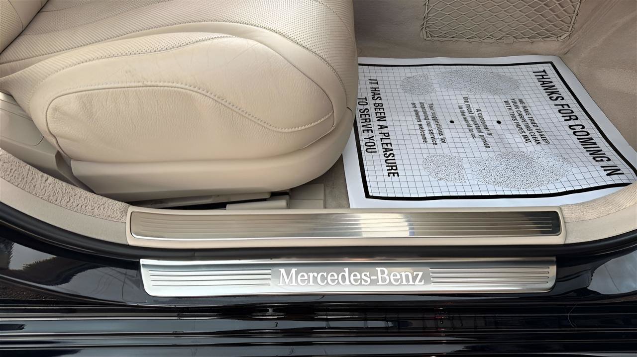 Used 2017 Mercedes-Benz S 550 Sedan image 19