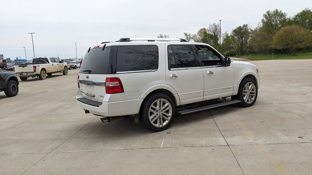 Used 2016 Ford Expedition Platinum AWD/4WD image 3