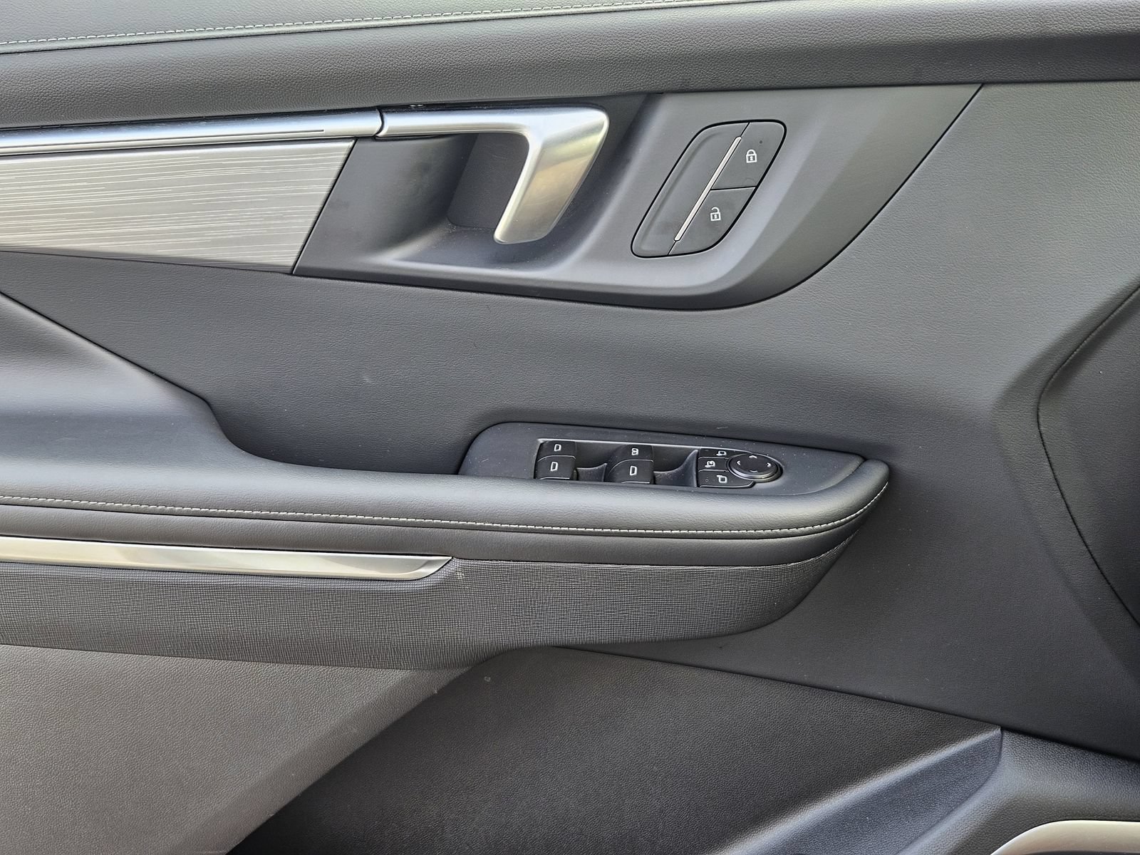 Certified 2026 Buick Enclave Preferred FWD image 30