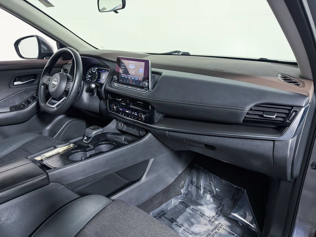Certified 2022 Nissan Rogue SV FWD image 13