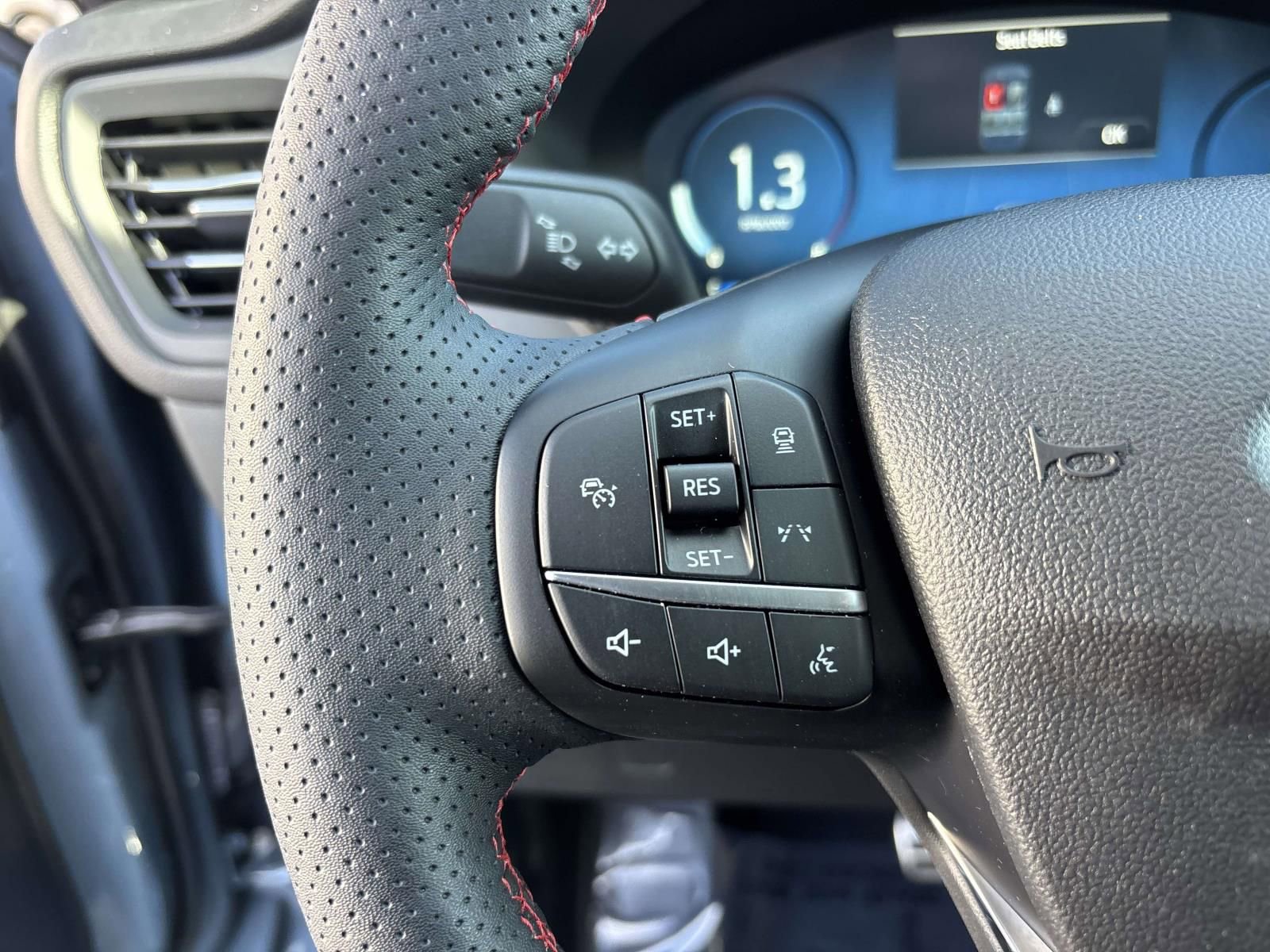 Used 2023 Ford Escape ST-Line Elite image 19