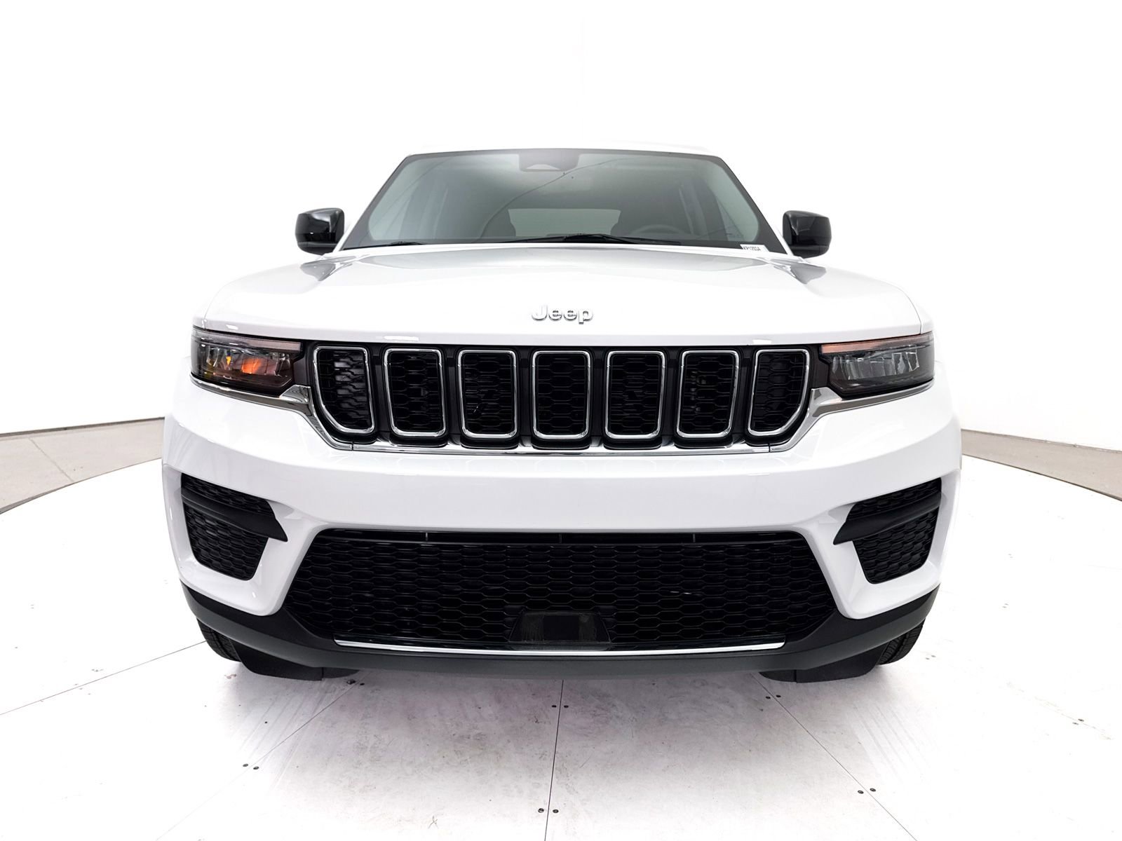 Used 2023 Jeep Grand Cherokee Laredo w/ Luxury Tech Group I AWD/4WD image 11