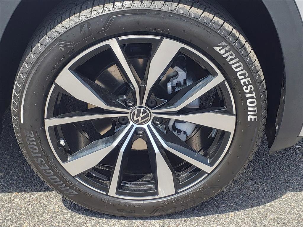 New 2026 Volkswagen Atlas Cross Sport SEL Premium R-Line image 6