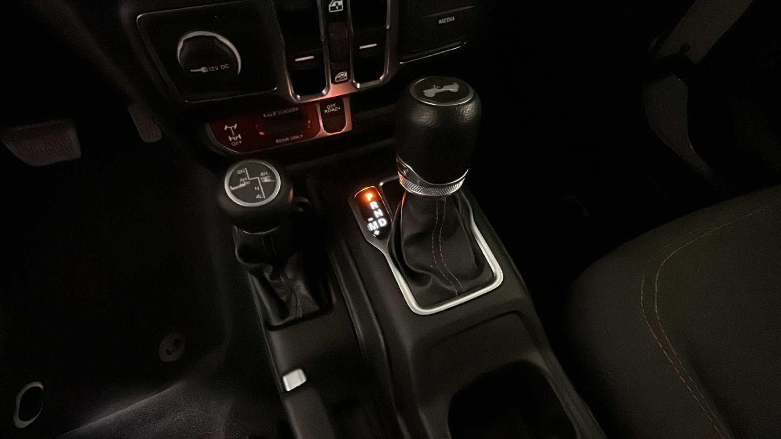 Used 2024 Jeep Wrangler Unlimited AWD/4WD image 25
