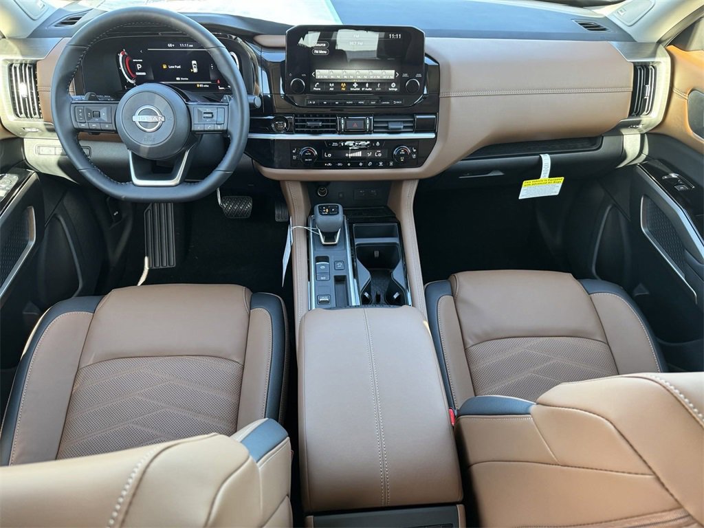 New 2025 Nissan Pathfinder Platinum w/ Black Appearance Package image 13