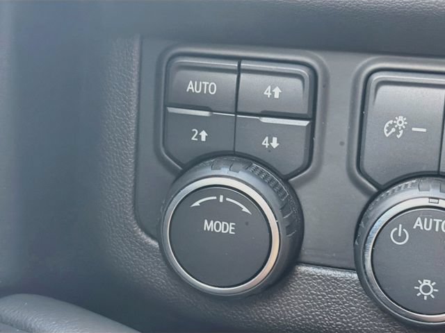 Used 2023 Chevrolet Tahoe Premier AWD/4WD image 31