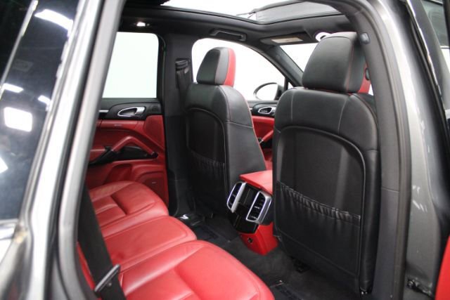 Used 2015 Porsche Cayenne S AWD/4WD image 27