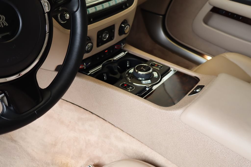 Used 2016 Rolls-Royce Wraith RWD image 9