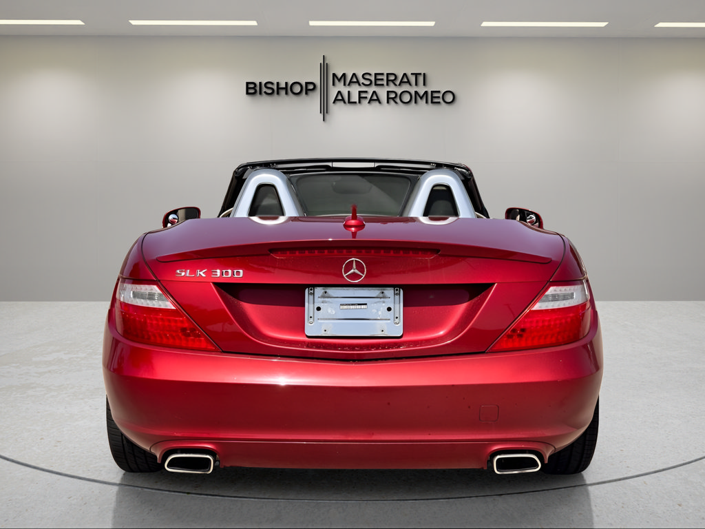 Used 2016 Mercedes-Benz SLK 300 image 4