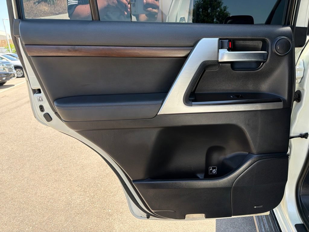 Used 2016 Toyota Land Cruiser AWD/4WD image 19