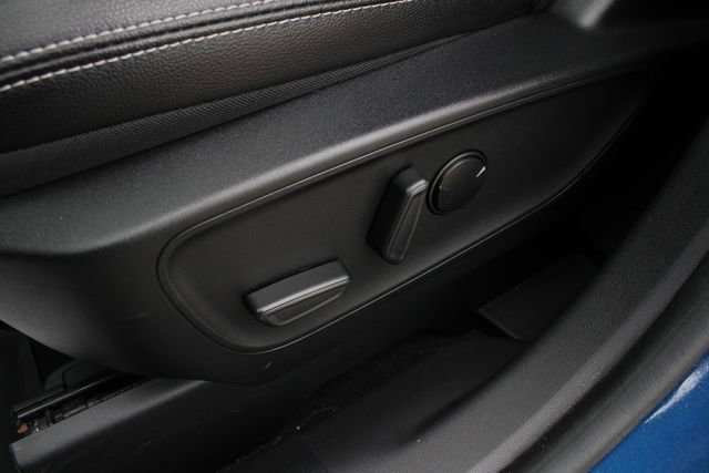Used 2023 Ford Escape SE w/ PHEV Premium Package FWD image 3