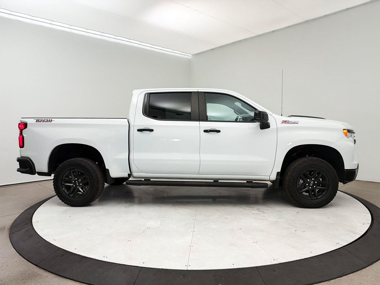 Used 2024 Chevrolet Silverado 1500 LT Trail Boss w/ Protection Package AWD/4WD image 30