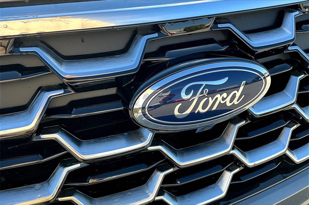 New 2025 Ford Explorer Platinum image 24