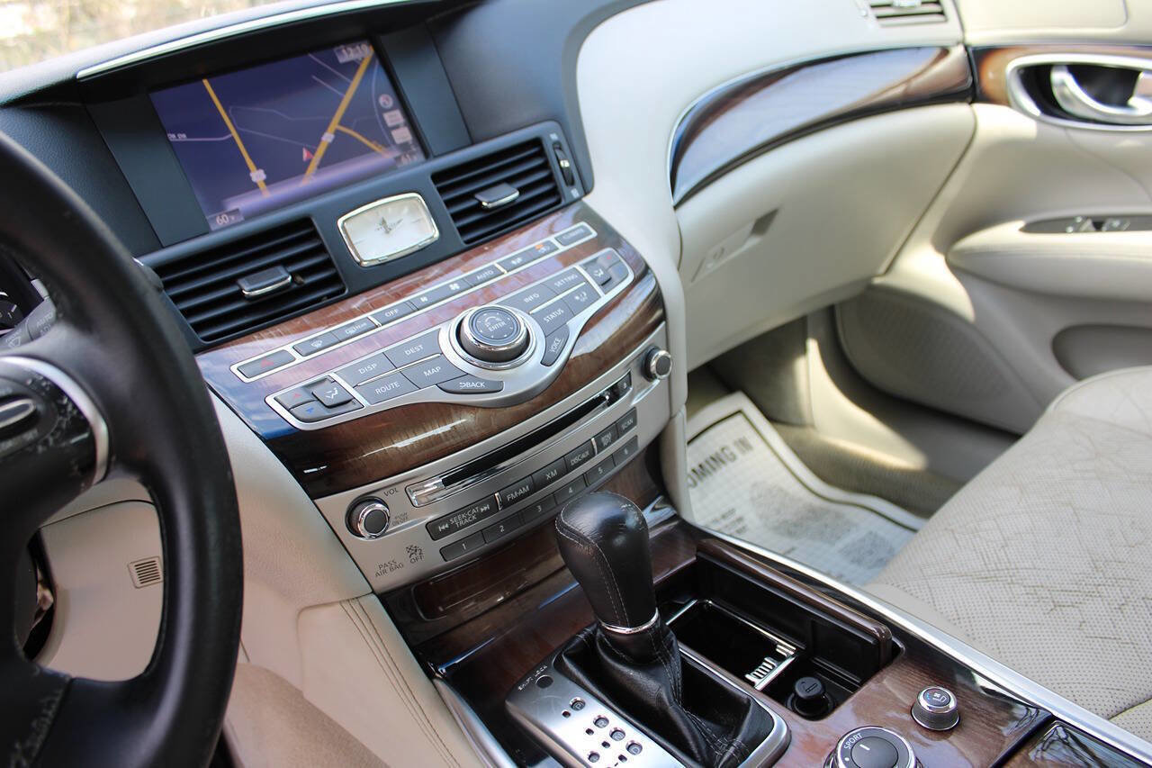 Used 2011 INFINITI M37 x w/ Deluxe Touring Pkg image 29
