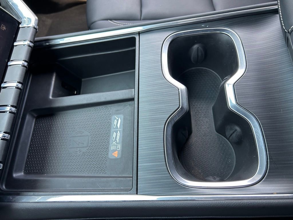 Used 2024 GMC Acadia Elevation image 29