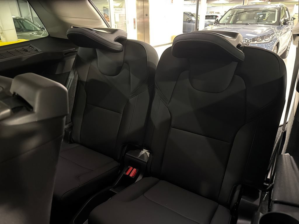 Certified 2026 Volvo XC90 B5 Plus w/ Protection Package Premier AWD/4WD image 25