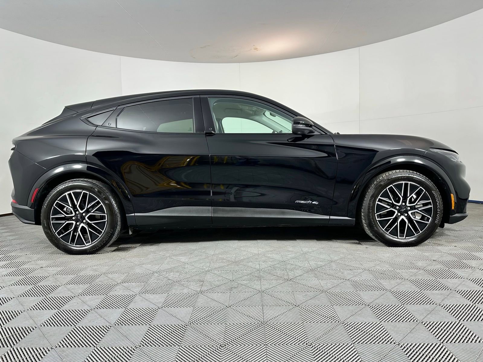 Used 2025 Ford Mustang Mach-E Premium image 31