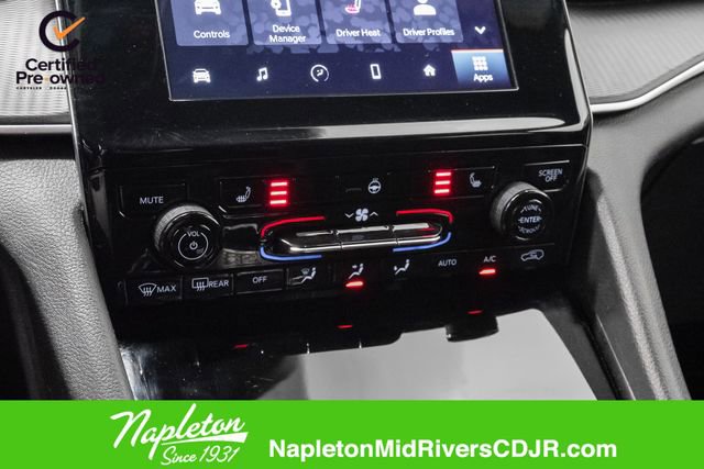 Used 2025 Jeep Grand Cherokee Altitude image 14