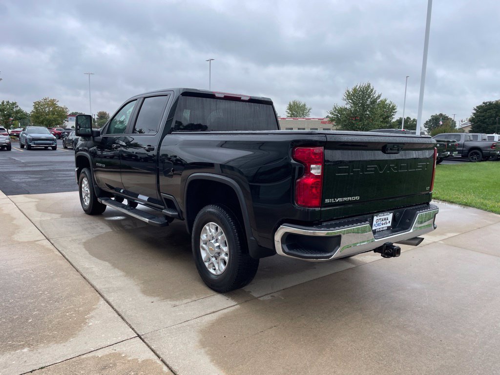 Used 2024 Chevrolet Silverado 2500 LT AWD/4WD image 7