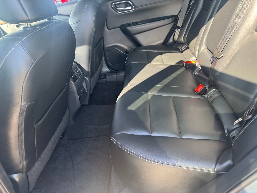 Used 2021 Nissan Rogue SL image 16