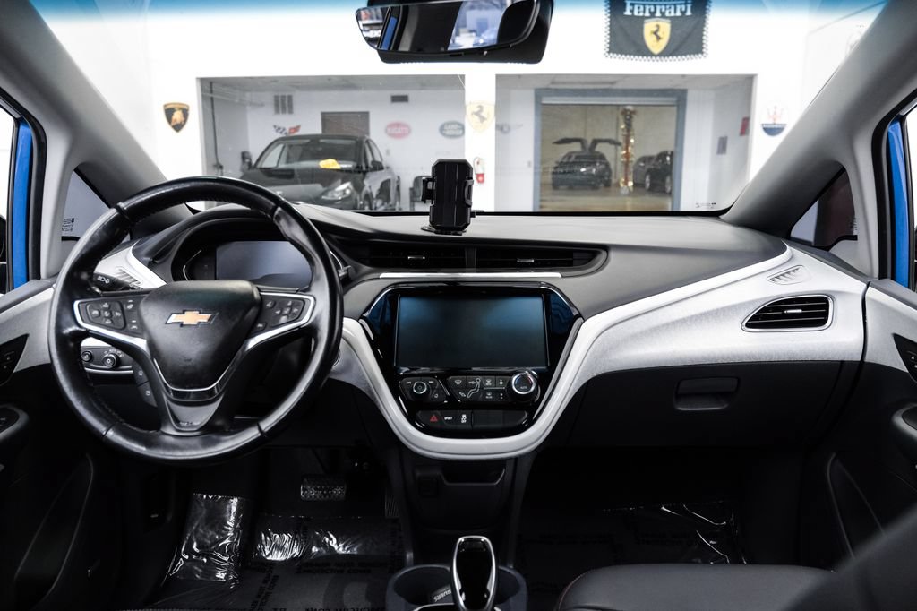 Used 2020 Chevrolet Bolt Premier w/ Infotainment Package FWD image 13