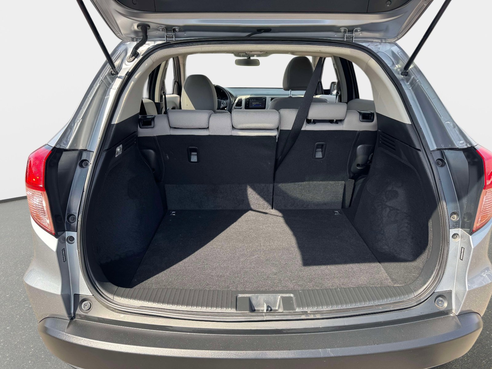 Used 2018 Honda HR-V EX image 11