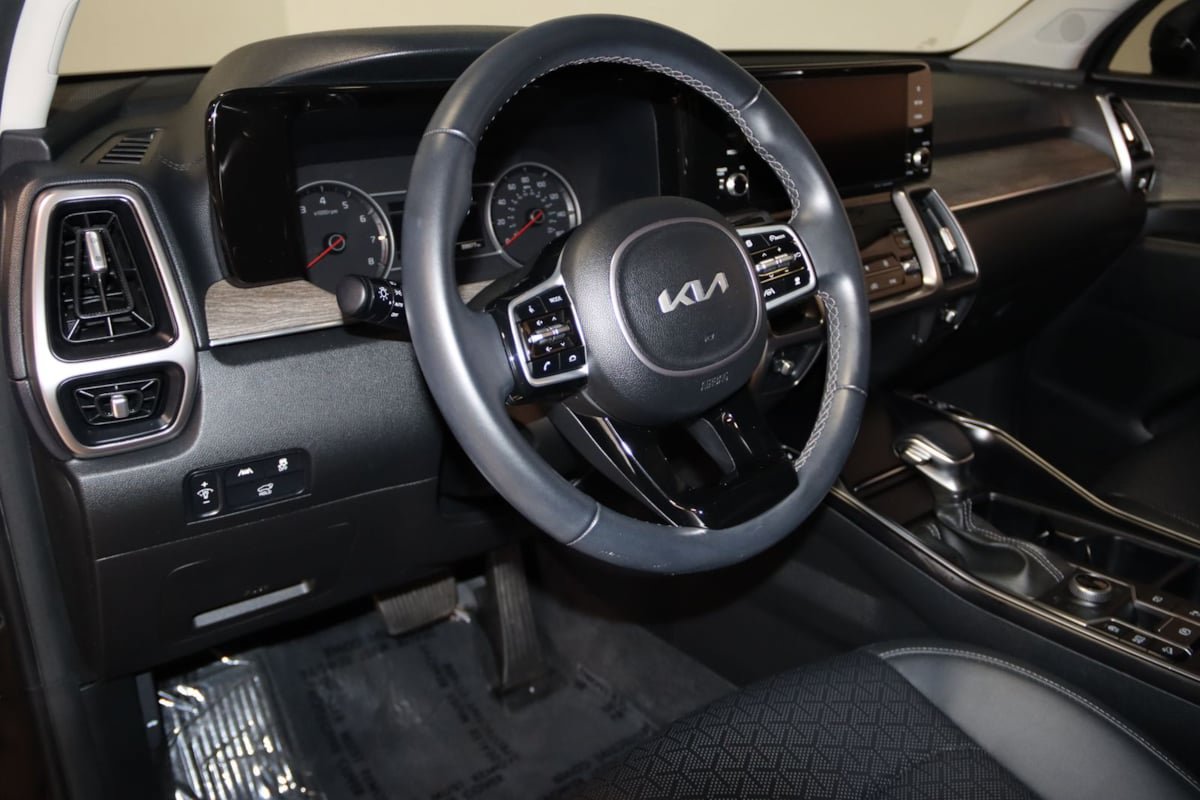 Used 2023 Kia Sorento X-Line EX AWD/4WD image 39