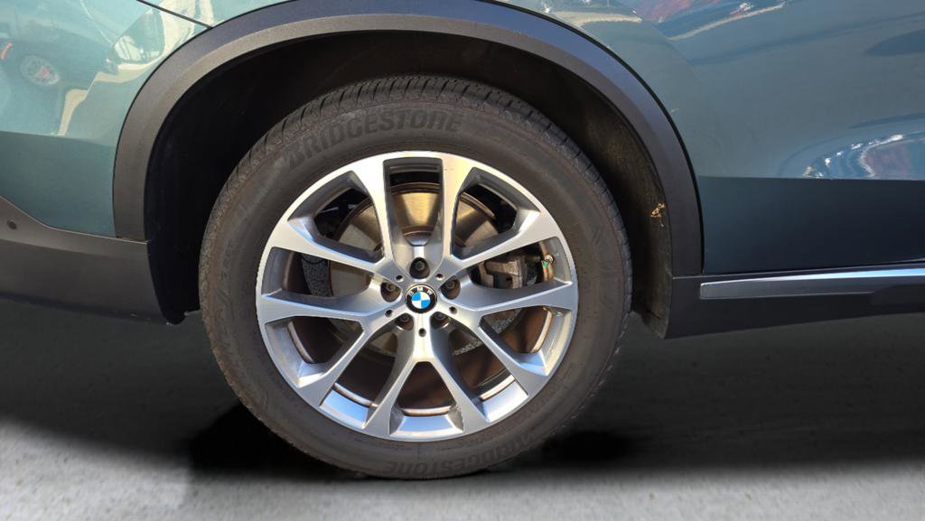 Used 2024 BMW X5 xDrive40i w/ Parking Assistance Package image 28