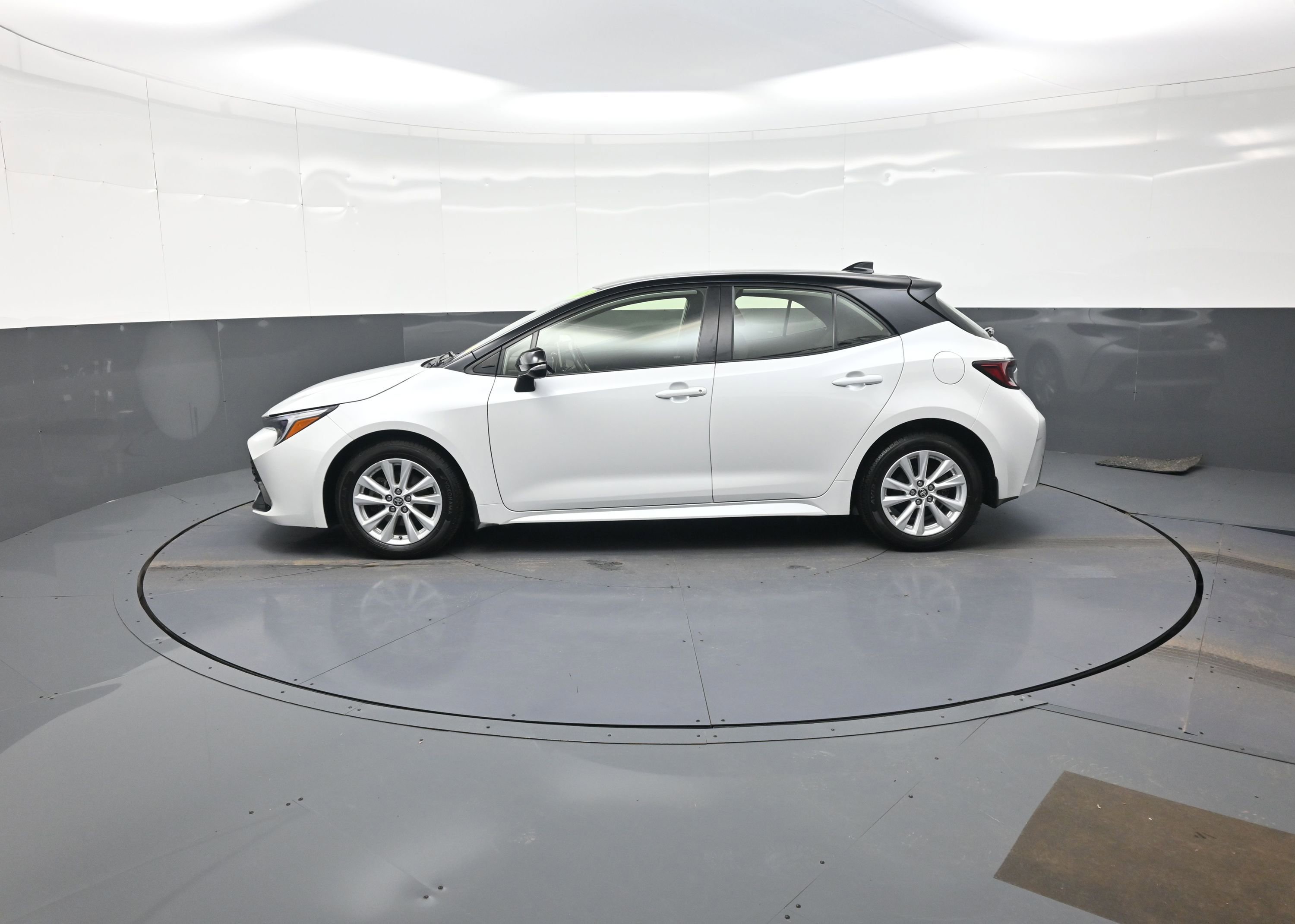 Used 2023 Toyota Corolla SE image 6