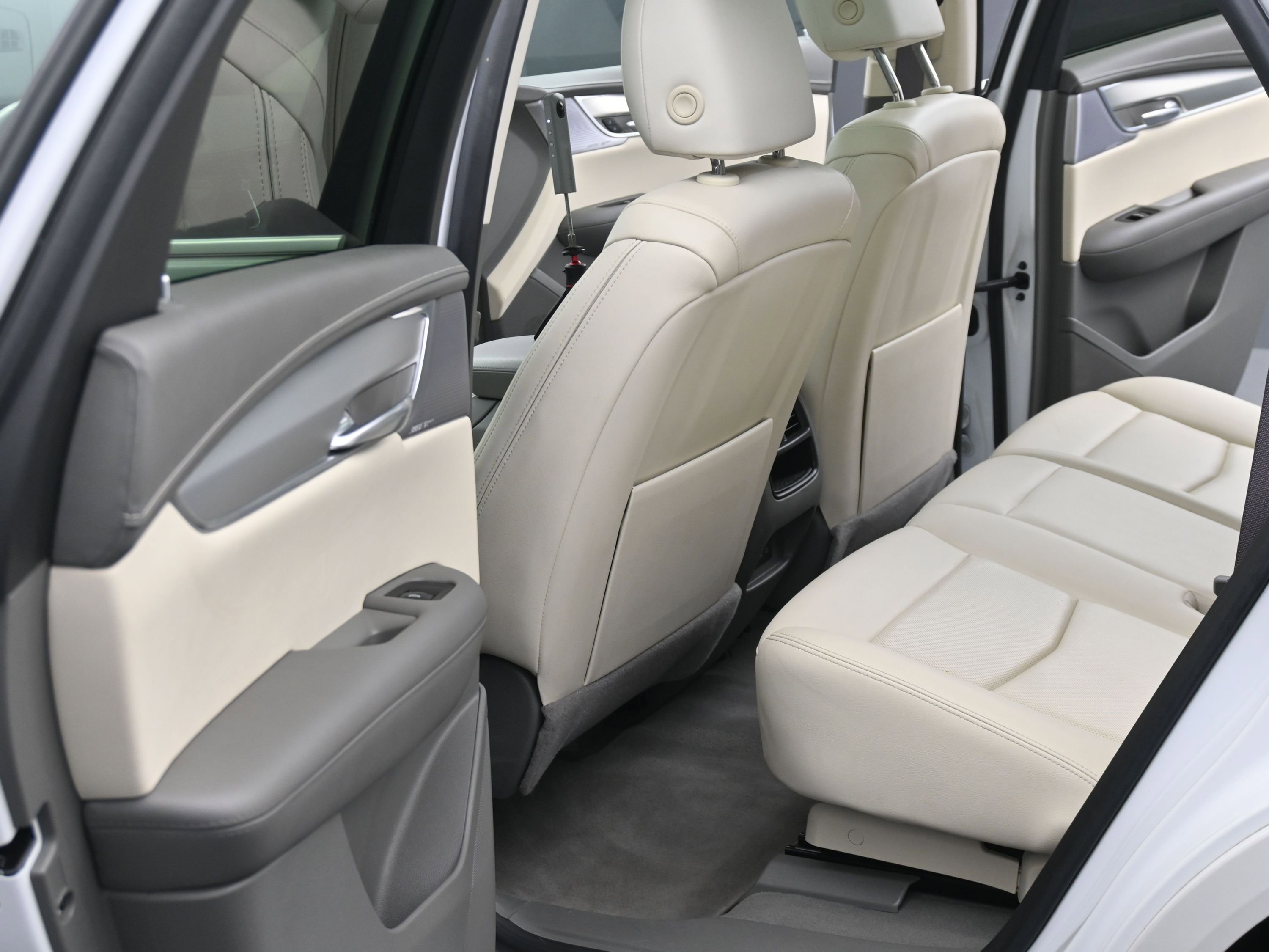 Used 2023 Cadillac XT5 Premium Luxury image 14