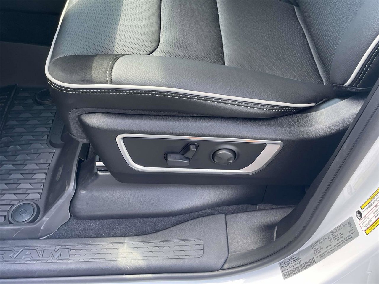 New 2026 RAM 1500 Laramie w/ Night Edition image 26