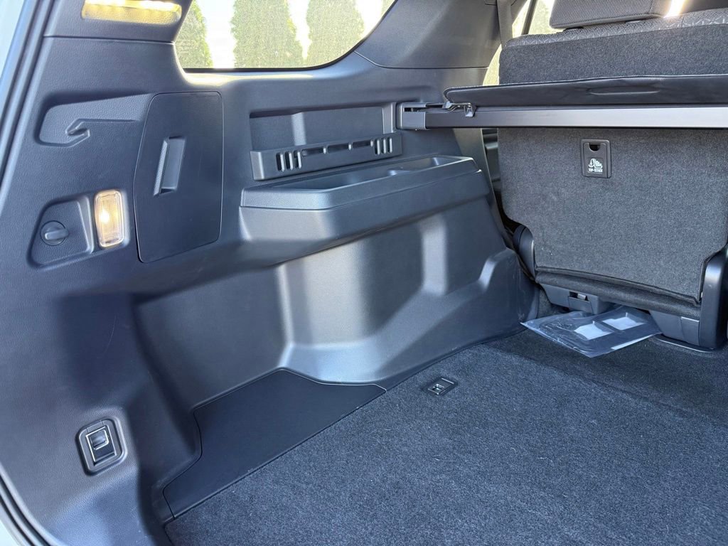 Certified 2025 Toyota 4Runner SR5 image 39