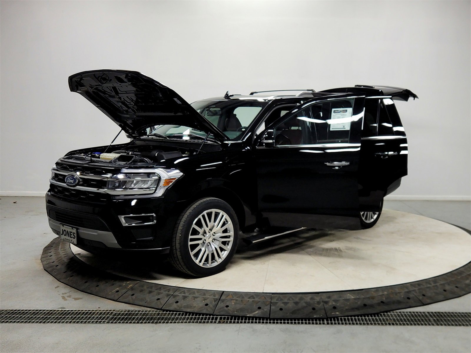 Used 2024 Ford Expedition Limited image 11
