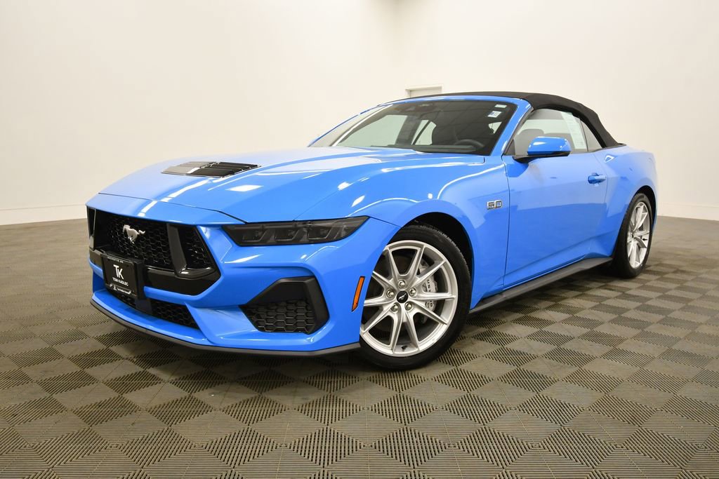 Used 2025 Ford Mustang GT Premium image 2