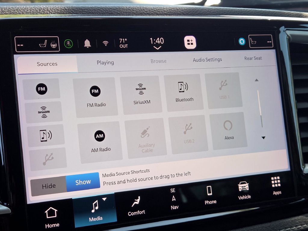 Used 2022 Chrysler Pacifica Touring-L w/ Uconnect Theater Family Group FWD image 7