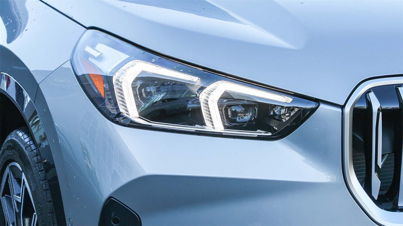 Used 2025 BMW X1 xDrive28i w/ Technology Package image 4