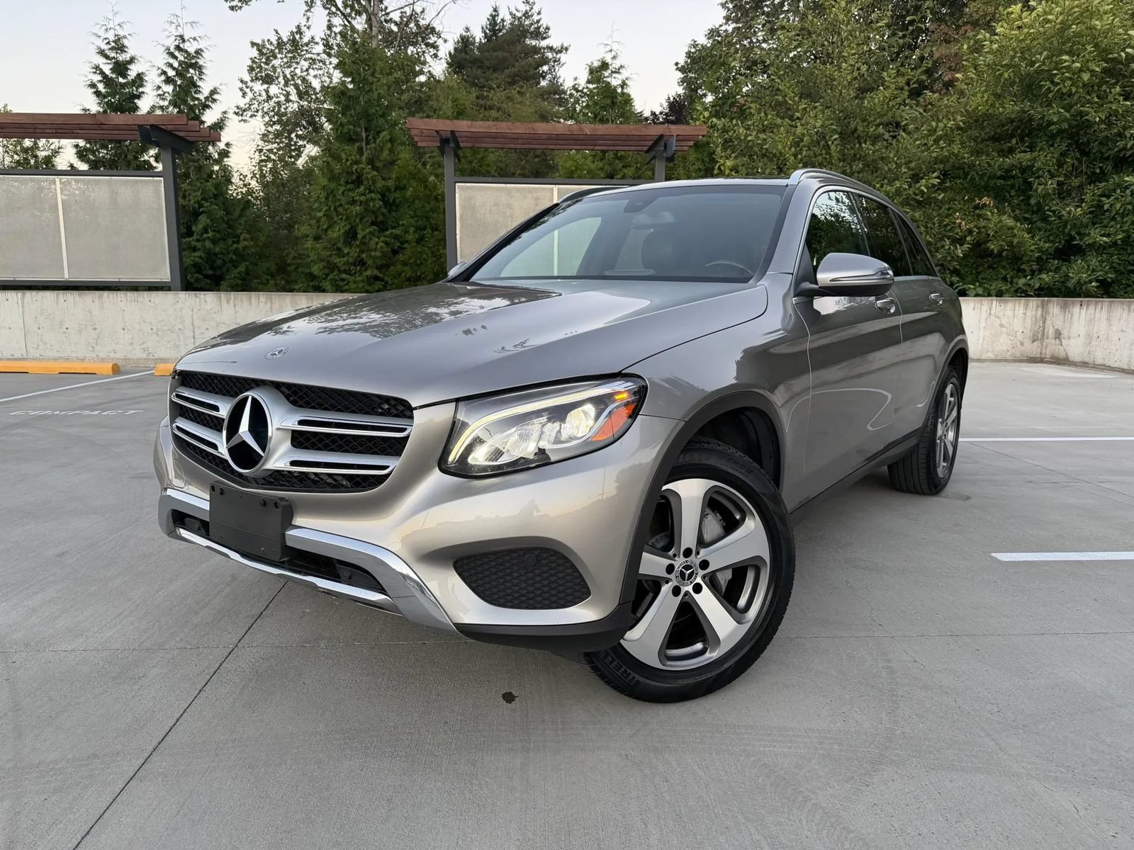Used 2019 Mercedes-Benz GLC 300 4MATIC image 1