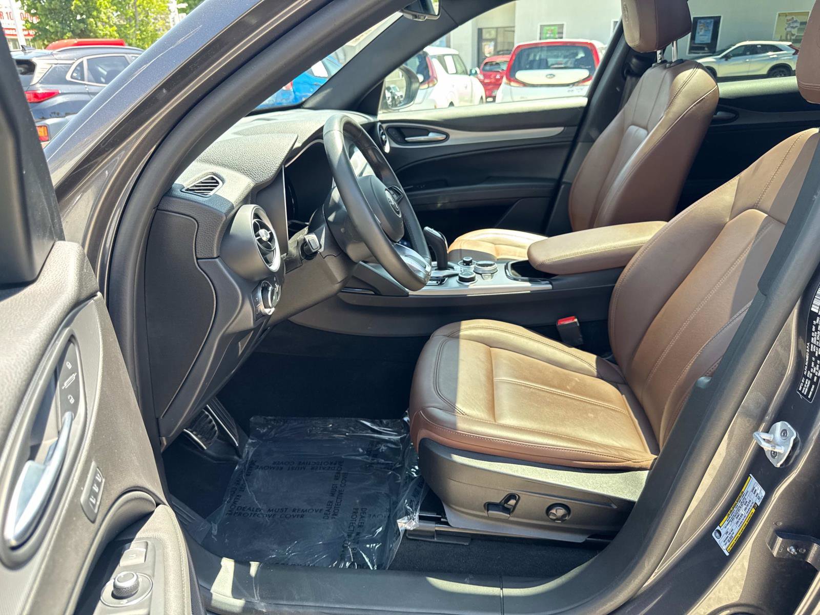 Used 2024 Alfa Romeo Stelvio Ti image 16