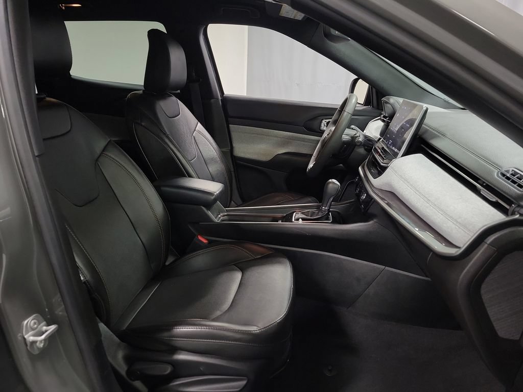 Used 2023 Jeep Compass Latitude AWD/4WD image 25