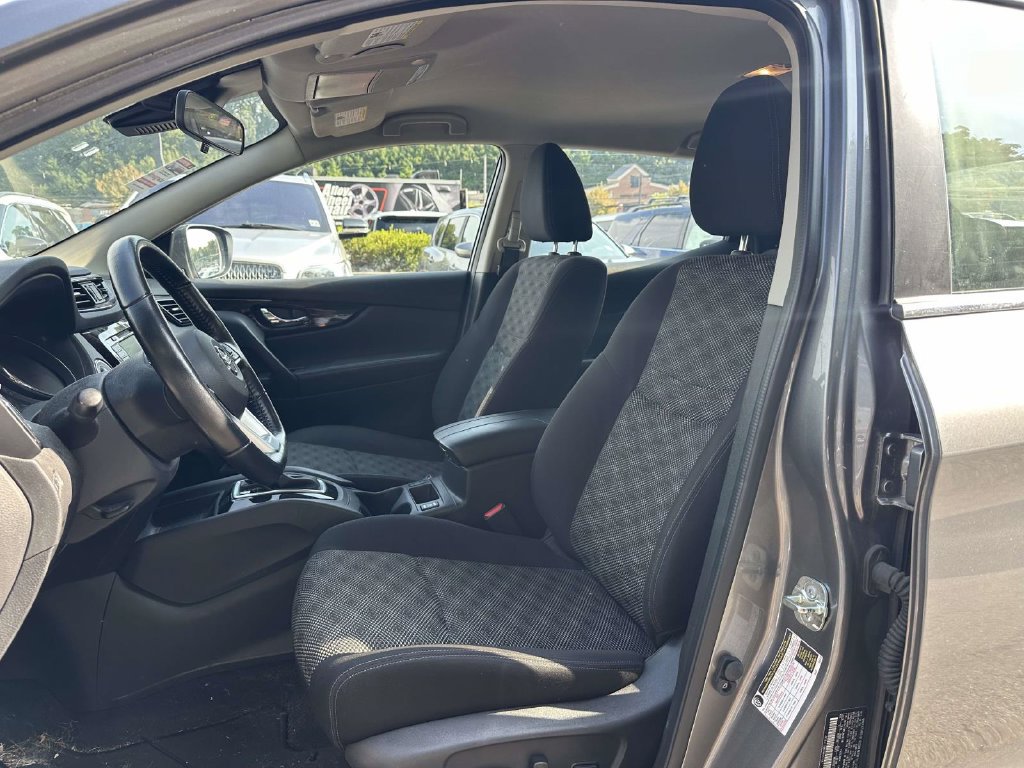 Used 2020 Nissan Rogue Sport SV w/ All-Weather Package AWD/4WD image 16