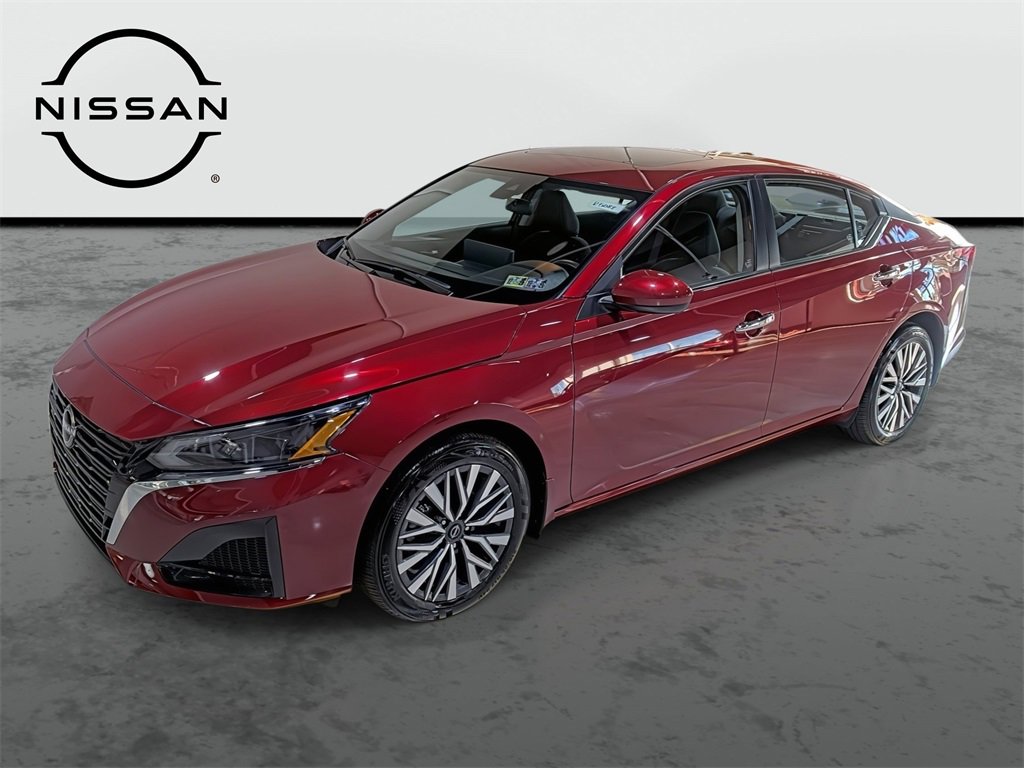 Used 2024 Nissan Altima 2.5 SV w/ SV Premium Package image 1