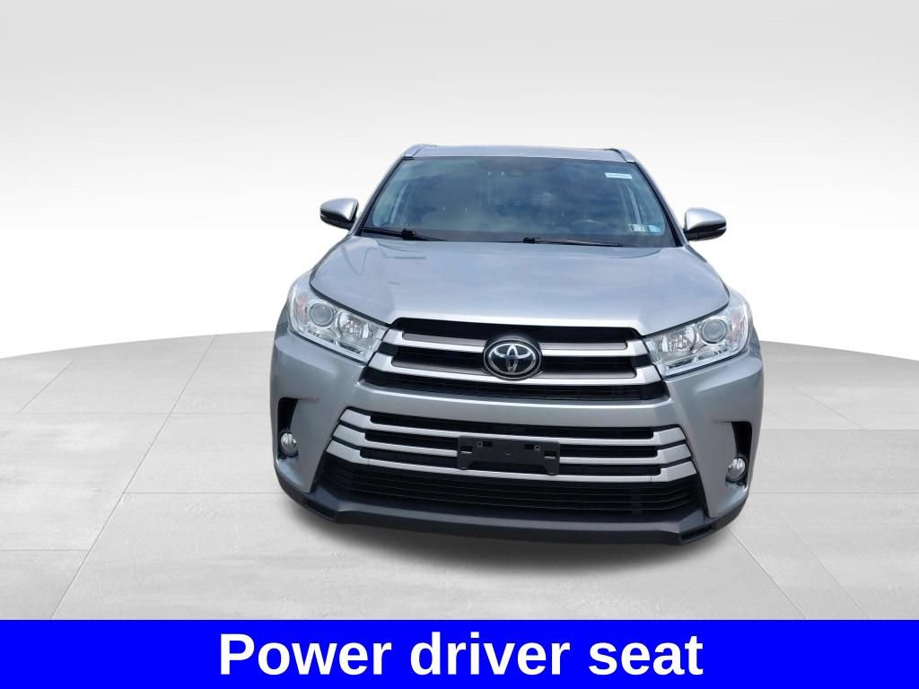 Used 2019 Toyota Highlander XLE AWD/4WD image 4