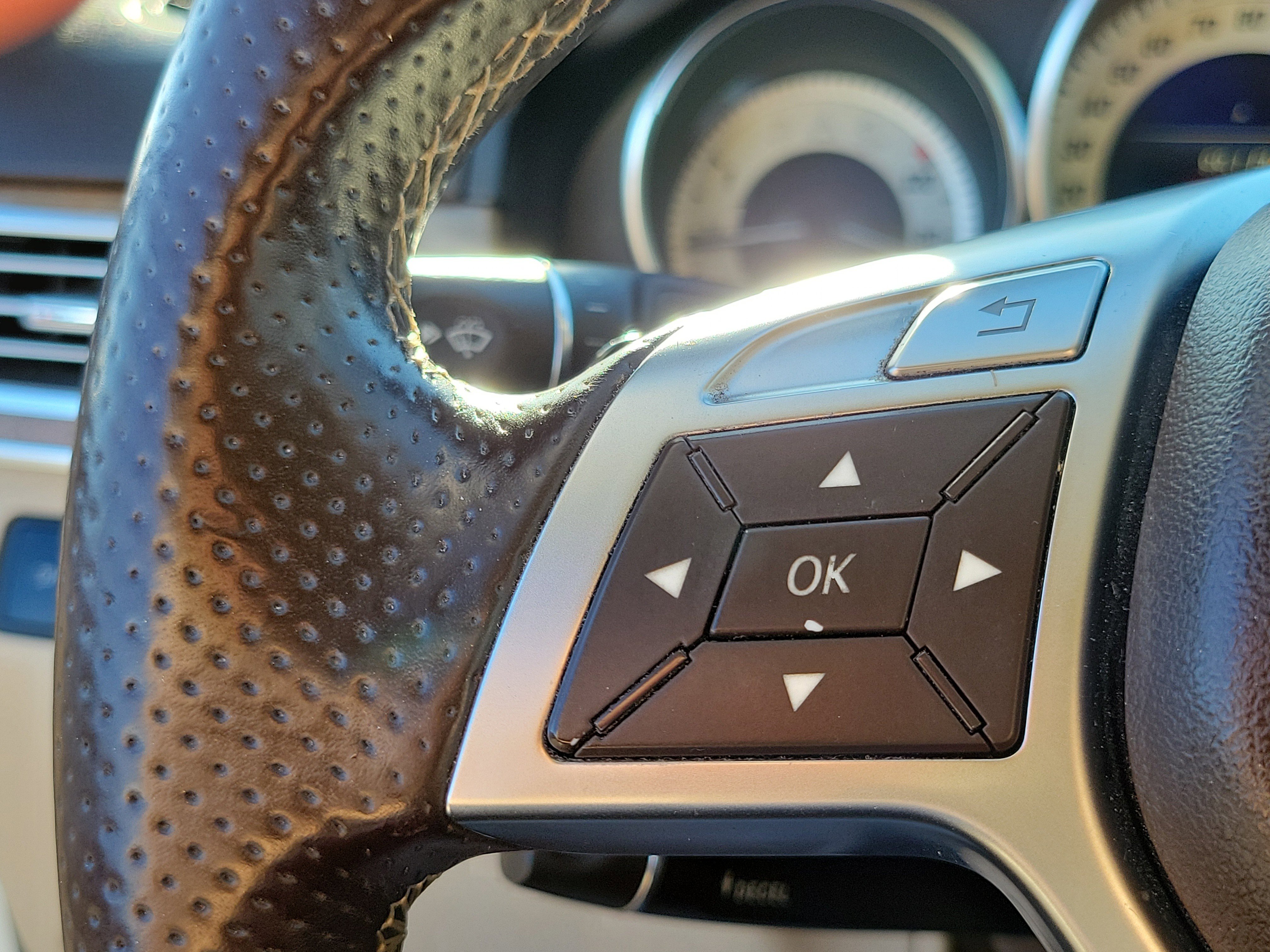 Used 2014 Mercedes-Benz E 350 Sedan image 7