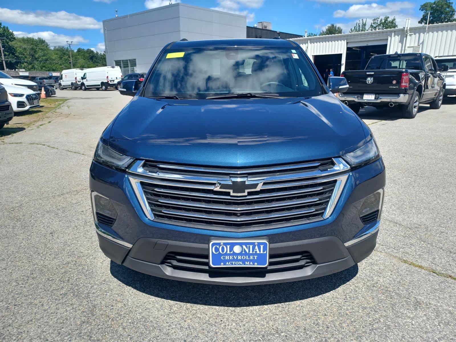 Used 2023 Chevrolet Traverse LT w/ Rear Camera Mirror Package AWD/4WD image 28