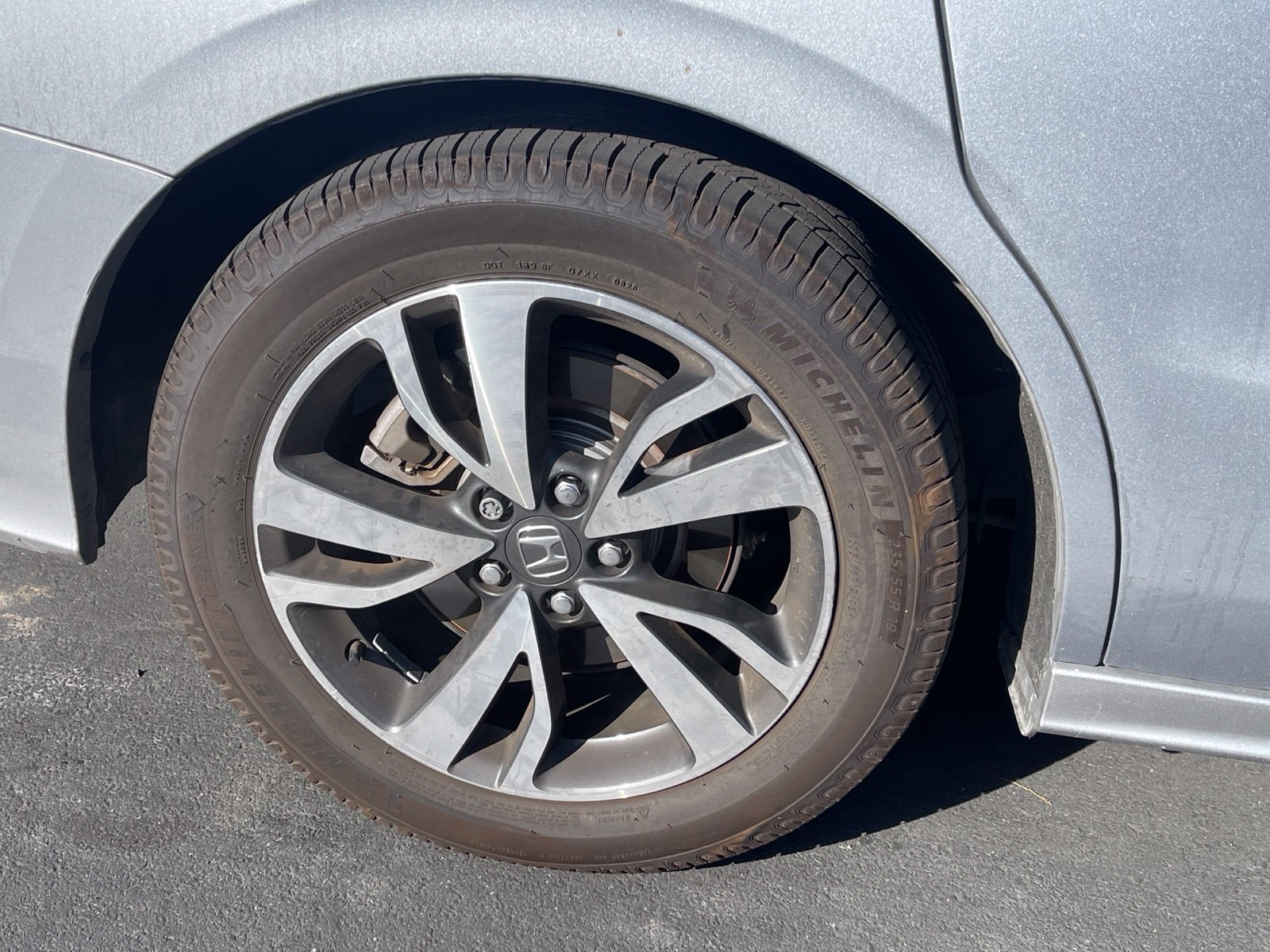Used 2024 Honda Odyssey Touring image 3