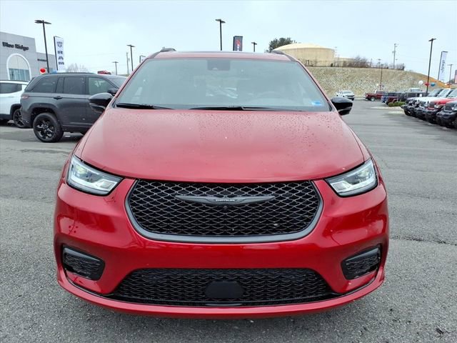 New 2026 Chrysler Pacifica Limited w/ S Appearance Package image 10