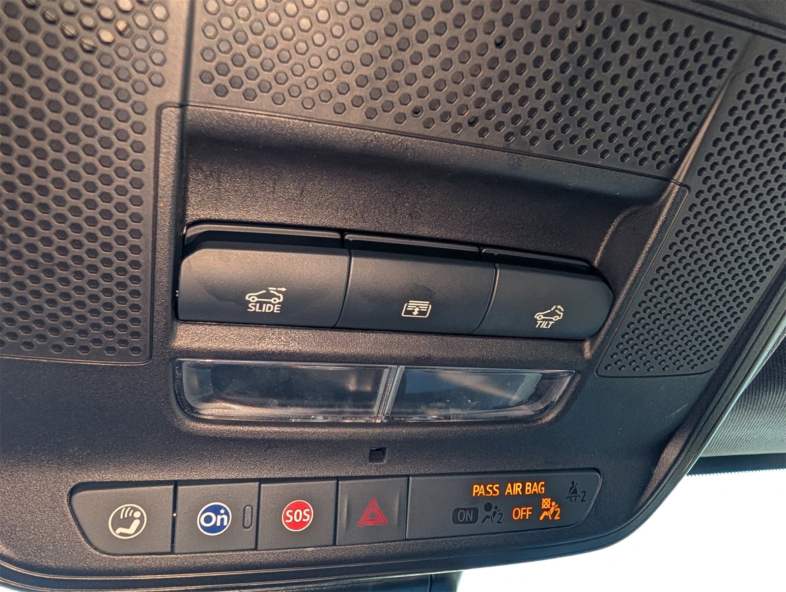 Used 2025 Chevrolet Equinox LT w/ Convenience Package II image 38