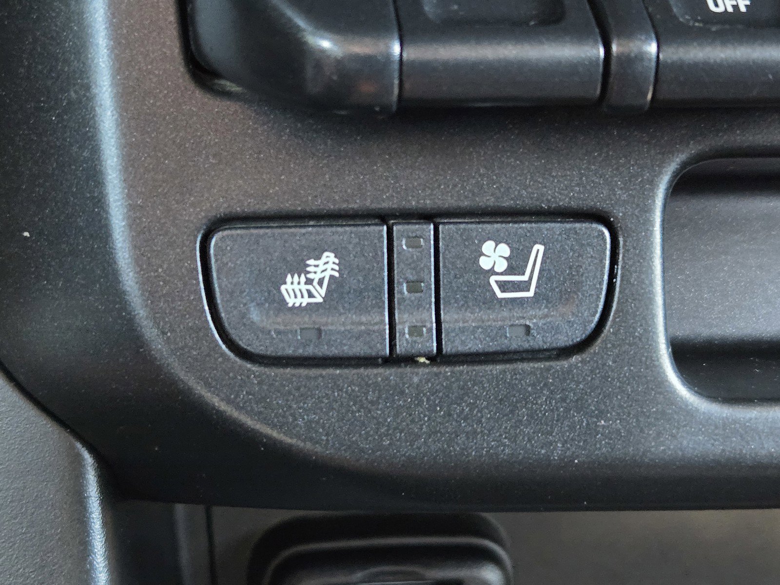 Used 2021 GMC Canyon Denali image 22