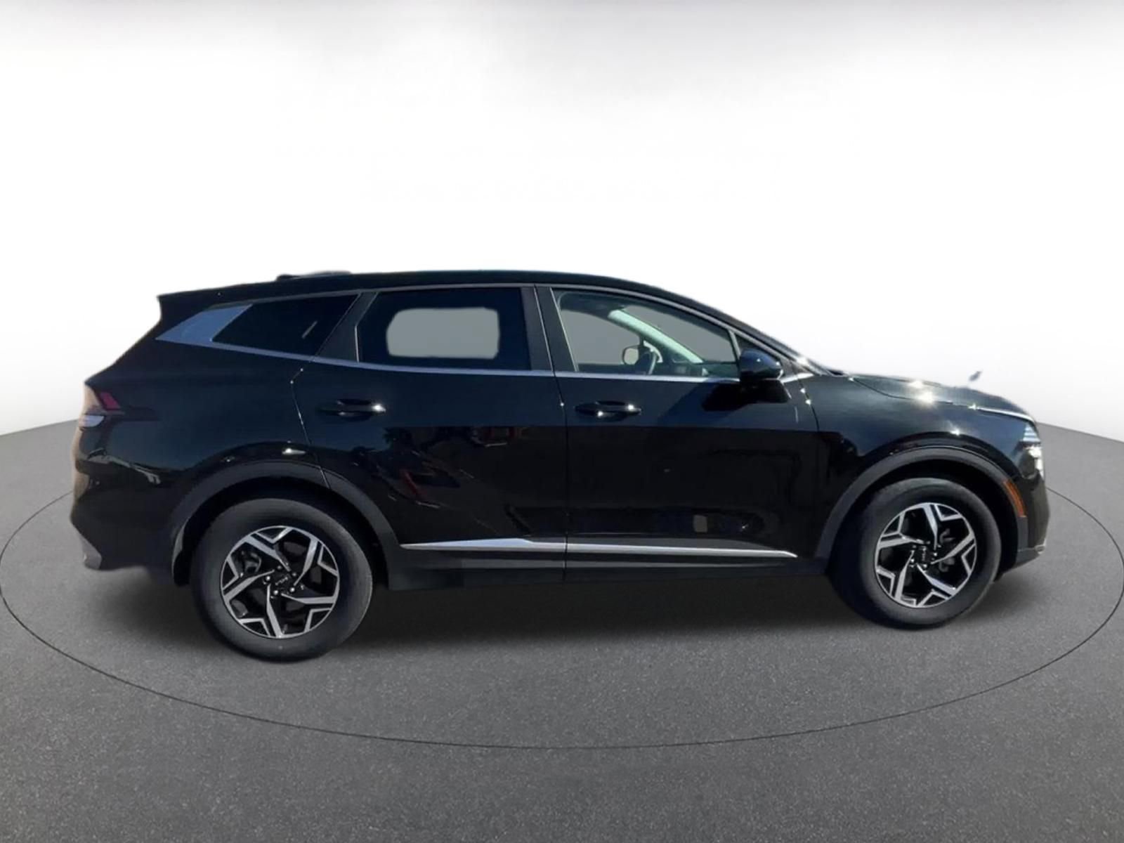 Used 2025 Kia Sportage LX FWD image 16
