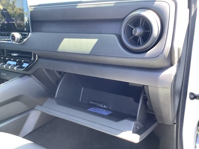 Used 2026 Chevrolet Colorado W/T w/ Advanced Trailering Package RWD image 41